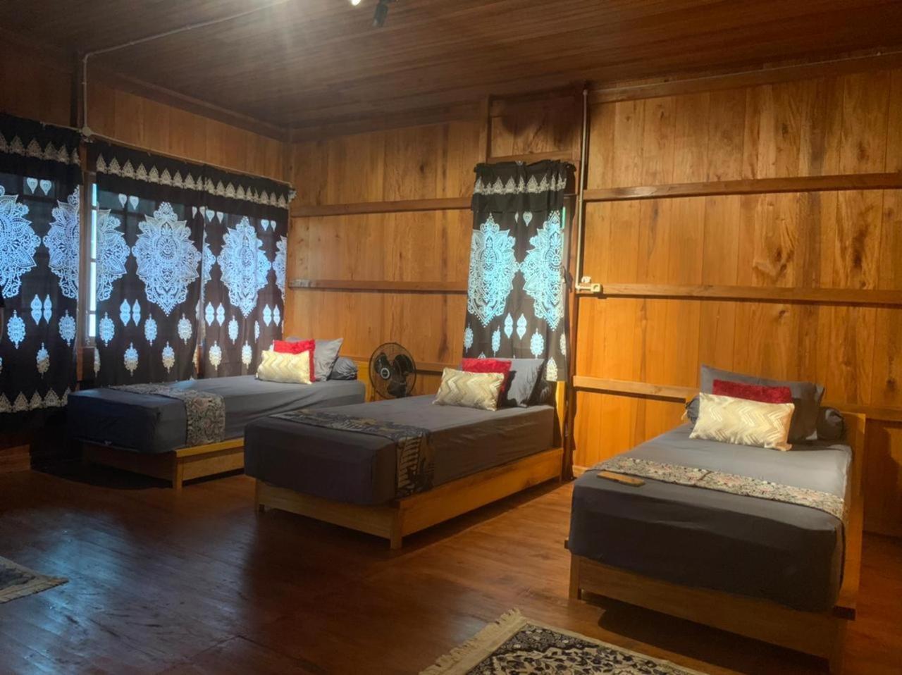 Rumah Nalu Surf Camp Krui Ngoại thất bức ảnh